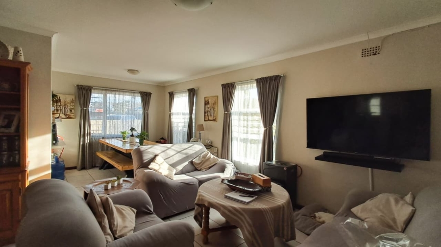 3 Bedroom Property for Sale in Zoo Park Western Cape